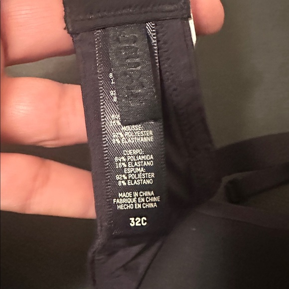 Skims Wireless Push Up Bra - Picture 5 of 6